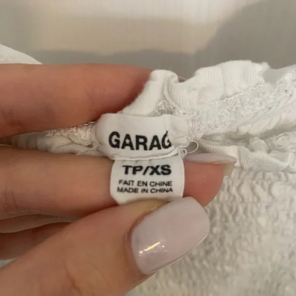 Garage Ruffled Crop Top - Picture 2 of 3